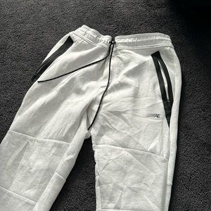 American Eagle Sweats- gray- also have in white and dark gray